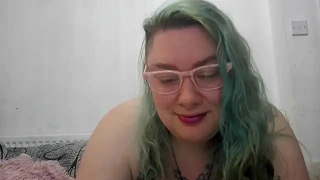 Bustycurves online show from April 12, 2026, 1:21 am