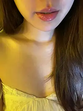 minmin2kk5 online show from May 17, 2026, 6:33 am