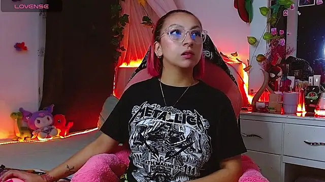 Littlerouse  online show from November 27, 2025, 11:07 pm