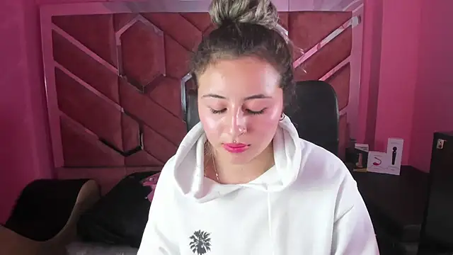 celeste blue69 online show from February 6, 2025, 5:46 am