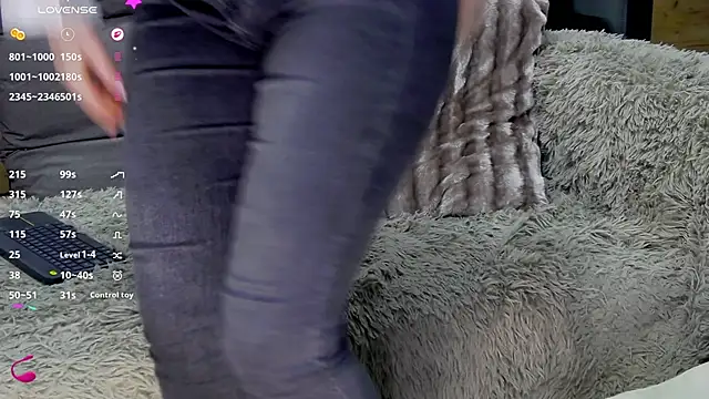 Snapshot of Anaswan chatting on February 6, 2026, 6:51 am Anaswan online show from February 6, 2026, 6:51 am