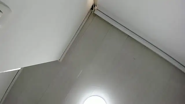 Cherllynn online show from January 13, 2026, 4:23 pm