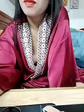 Snapshot of cream1299 chatting on February 14, 2025, 1:29 pm cream1299 online show from February 14, 2025, 1:29 pm