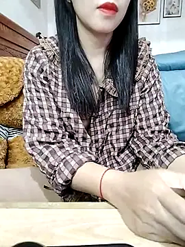 Snapshot of cream1299 chatting on February 16, 2025, 12:52 am cream1299 online show from February 16, 2025, 12:52 am