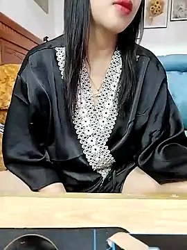 Snapshot of cream1299 chatting on February 18, 2025, 1:21 am cream1299 online show from February 18, 2025, 1:21 am
