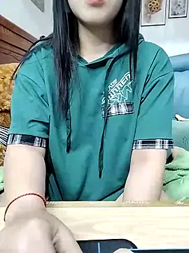 Snapshot of cream1299 chatting on February 21, 2025, 12:49 am cream1299 online show from February 21, 2025, 12:49 am