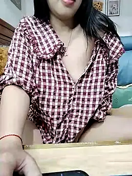 Snapshot of cream1299 chatting on February 21, 2025, 9:43 pm cream1299 online show from February 21, 2025, 9:43 pm