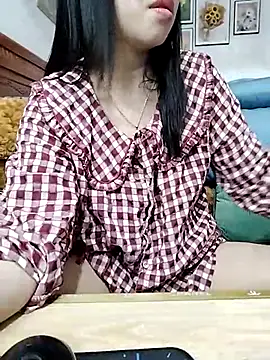 Snapshot of cream1299 chatting on February 22, 2025, 1:11 am cream1299 online show from February 22, 2025, 1:11 am