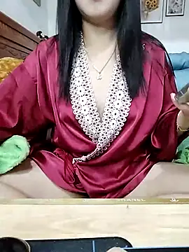 Snapshot of cream1299 chatting on February 24, 2025, 9:00 am cream1299 online show from February 24, 2025, 9:00 am