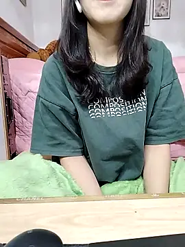 cream1299 online show from November 19, 2025, 1:49 am