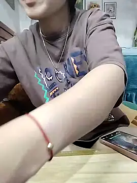 cream1299 online show from March 18, 2026, 1:20 am