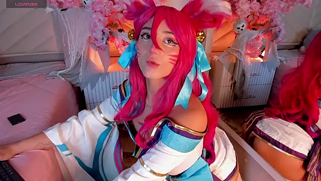 miia  baker online show from October 31, 2025, 12:39 pm