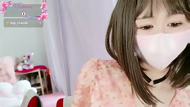 aaanyan online show from April 18, 2026, 11:49 pm