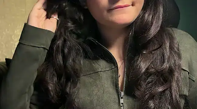 Snapshot of demieliss chatting on December 14, 2024, 7:57 pm demieliss online show from December 14, 2024, 7:57 pm