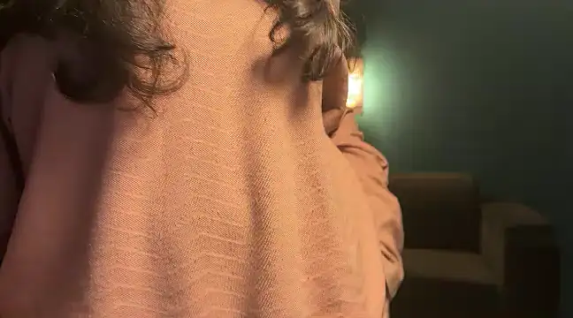 Snapshot of demieliss chatting on December 16, 2024, 7:54 pm demieliss online show from December 16, 2024, 7:54 pm