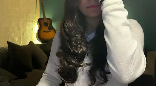 Snapshot of demieliss chatting on December 17, 2024, 5:04 pm demieliss online show from December 17, 2024, 5:04 pm