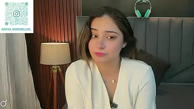 Snapshot of demieliss chatting on October 22, 2025, 5:13 pm demieliss online show from October 22, 2025, 5:13 pm