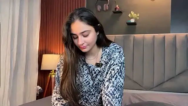 Snapshot of demieliss chatting on December 20, 2025, 5:42 pm demieliss online show from December 20, 2025, 5:42 pm