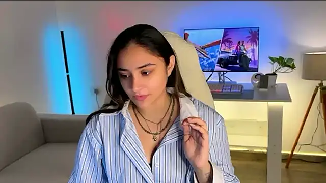 Snapshot of demieliss chatting on January 10, 2026, 5:04 pm demieliss online show from January 10, 2026, 5:04 pm