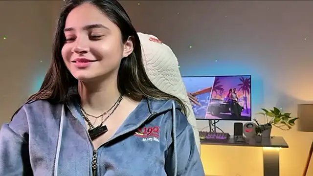 Snapshot of demieliss chatting on January 11, 2026, 6:35 pm demieliss online show from January 11, 2026, 6:35 pm