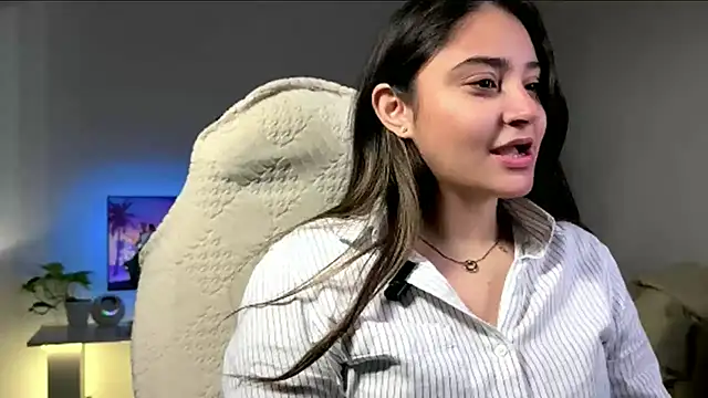 Snapshot of demieliss chatting on February 7, 2026, 5:22 am demieliss online show from February 7, 2026, 5:22 am