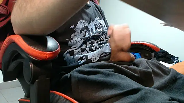 pattcam online show from October 28, 2025, 9:17 pm