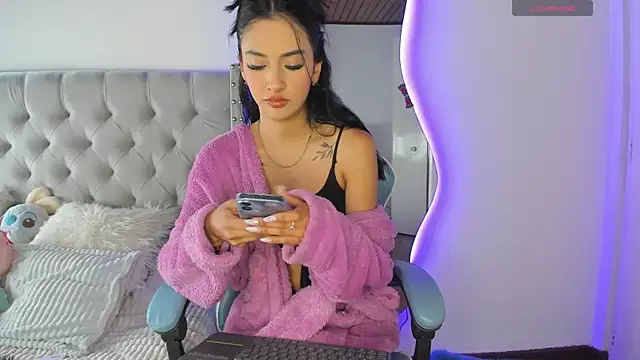 Violet Rost online show from February 10, 2025, 2:05 pm