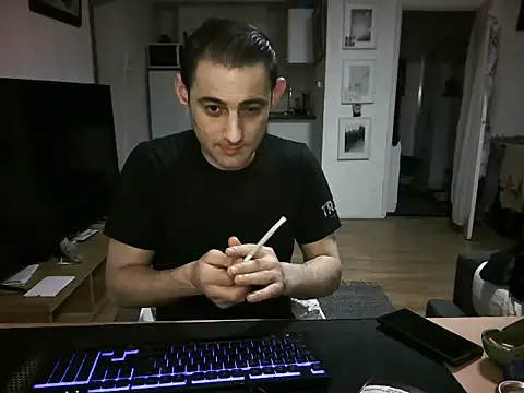 mihaimichael online show from April 18, 2026, 9:04 pm