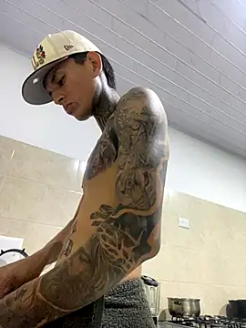 Snapshot of Herem369 chatting on December 3, 2025, 1:35 am Herem369 online show from December 3, 2025, 1:35 am