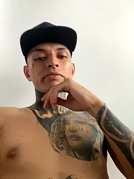 Snapshot of Herem369 chatting on December 20, 2025, 7:54 pm Herem369 online show from December 20, 2025, 7:54 pm