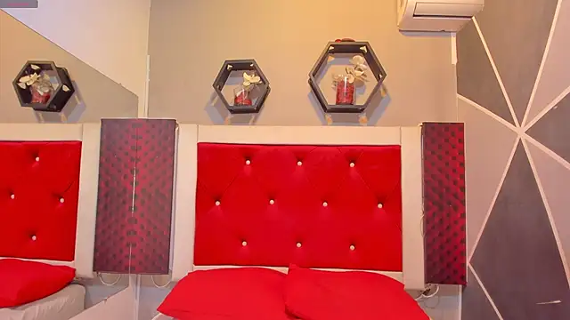 Karoll014 online show from November 17, 2025, 12:11 pm