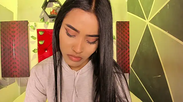 Snapshot of Karoll014 chatting on February 5, 2026, 11:48 am Karoll014 online show from February 5, 2026, 11:48 am