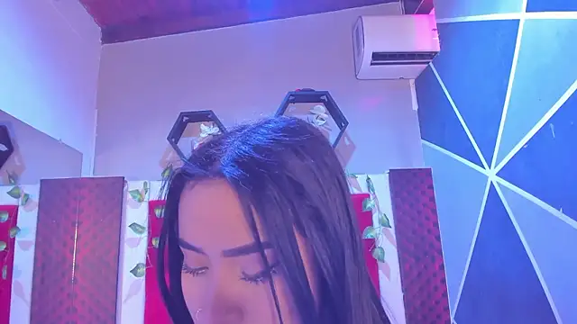 Snapshot of Karoll014 chatting on February 7, 2026, 11:58 am Karoll014 online show from February 7, 2026, 11:58 am