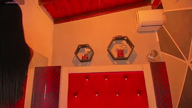 Snapshot of Karoll014 chatting on February 24, 2026, 12:36 pm Karoll014 online show from February 24, 2026, 12:36 pm