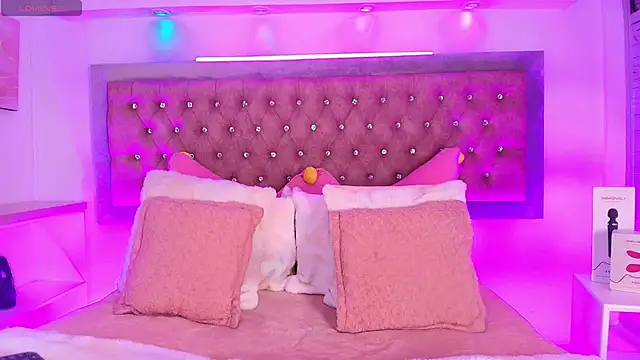 Tayzon Foxxx online show from November 5, 2025, 12:38 pm