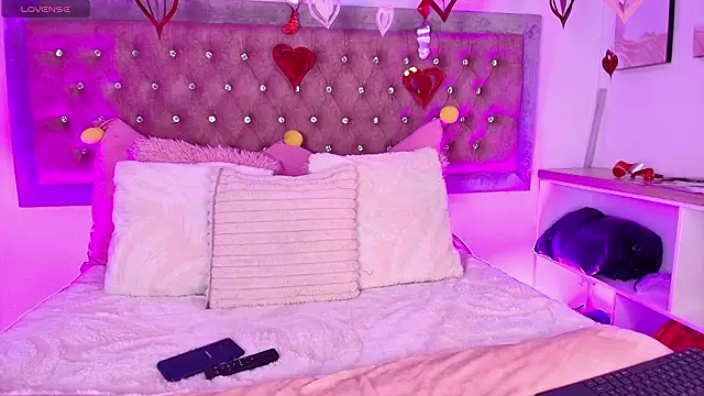 Tayzon Foxxx online show from February 13, 2026, 1:18 pm