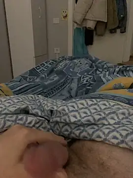 Snapshot of Erenn34 chatting on December 4, 2025, 11:57 pm Erenn34 online show from December 4, 2025, 11:57 pm