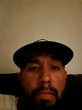 Snapshot of KingTulip111 chatting on April 26, 2026, 4:21 am KingTulip111 online show from April 26, 2026, 4:21 am