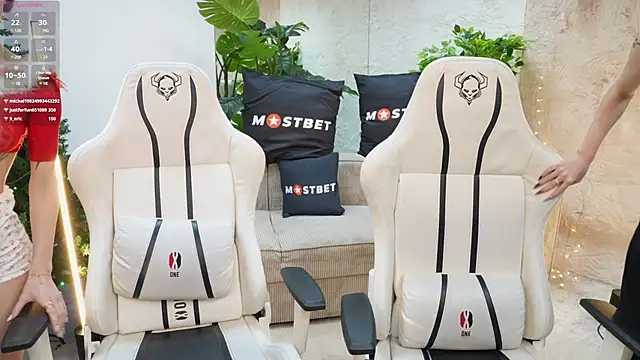 Britney054 online show from December 26, 2024, 11:43 am