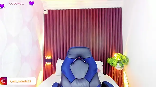 nicky peyton online show from February 5, 2025, 2:19 am