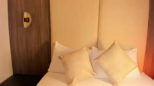 Snapshot of nicky_peyton chatting on February 25, 2026, 2:54 am nicky peyton online show from February 25, 2026, 2:54 am