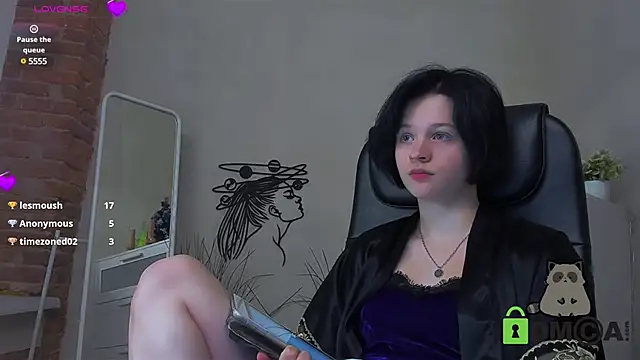 Snapshot of Alina_Mills chatting on December 18, 2024, 1:56 pm Alina Mills online show from December 18, 2024, 1:56 pm