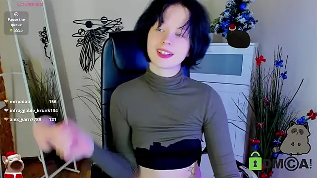 Snapshot of Alina_Mills chatting on January 1, 2025, 6:38 pm Alina Mills online show from January 1, 2025, 6:38 pm