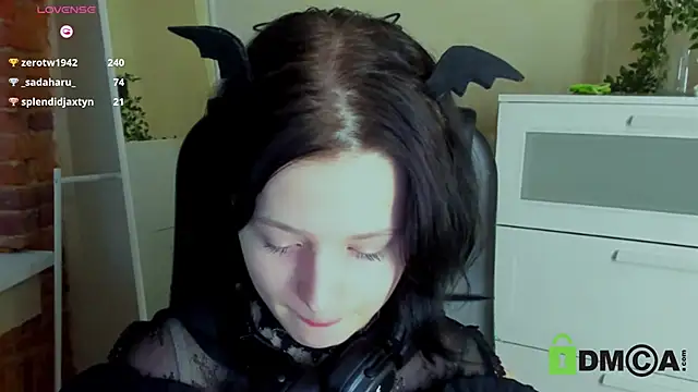 Snapshot of Alina_Mills chatting on February 26, 2025, 11:30 am Alina Mills online show from February 26, 2025, 11:30 am