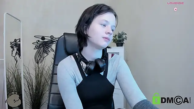 Snapshot of Alina_Mills chatting on March 5, 2025, 10:44 am Alina Mills online show from March 5, 2025, 10:44 am