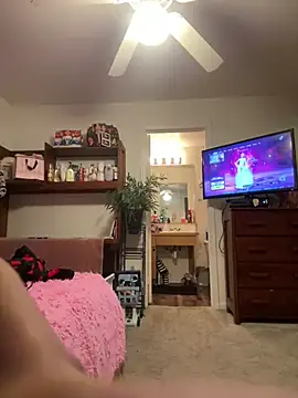 thatonelightskinn online show from December 11, 2024, 4:28 am