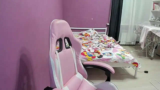 Lika8234 online show from November 6, 2025, 9:37 pm