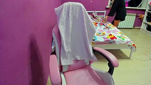 Lika8234 online show from December 18, 2025, 9:21 pm