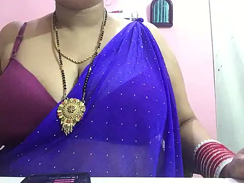 Snapshot of Desi_bhabhiii chatting on December 24, 2024, 5:27 am Desi bhabhiii online show from December 24, 2024, 5:27 am