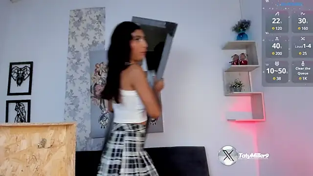 Snapshot of taty_miller chatting on March 6, 2025, 8:27 pm taty miller online show from March 6, 2025, 8:27 pm